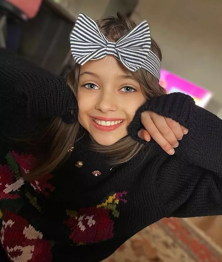 Mikaela-fiica-Iuliei-Albu-4