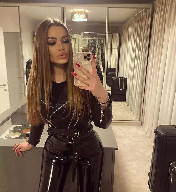 Daria-Radionova-Bianca-Dragusanu-14