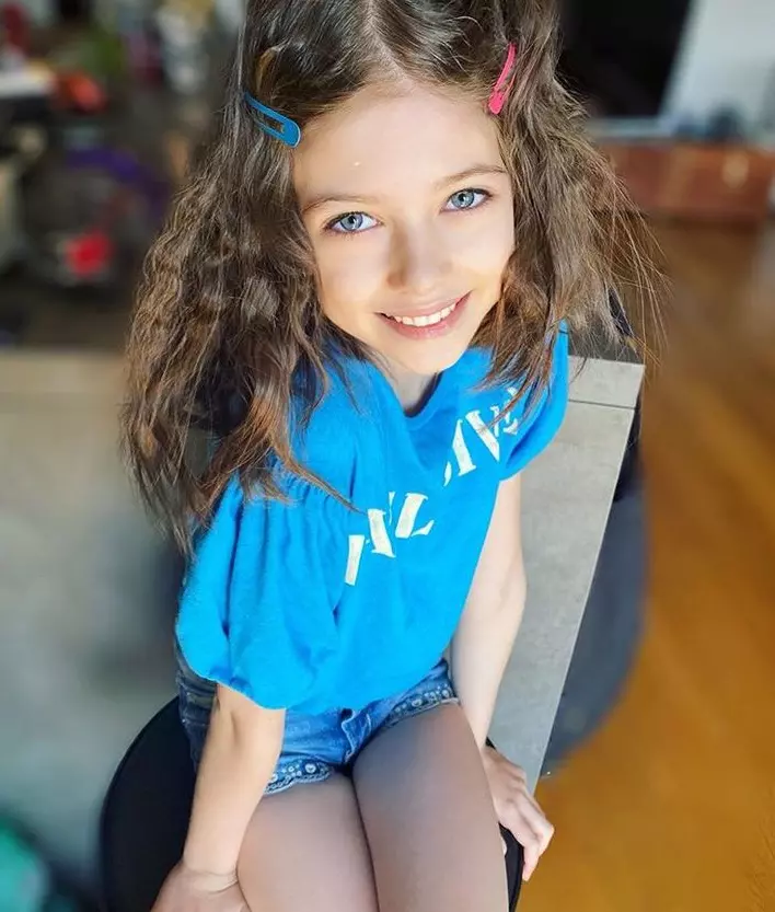 Mikaela-fiica-Iuliei-Albu-3