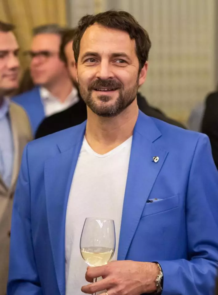 Andrei-Aradits-sotie-1