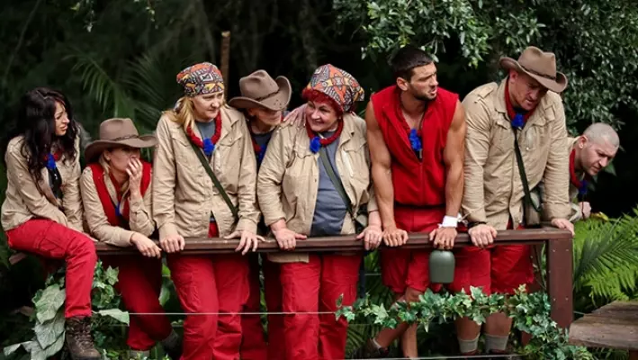 MV5BNGYyNDM3MDEtYjVkMC00MTAzLWE0MmUtZTVkYThjN2YxOTFkXkEyXkFqcGdeQXVyMTYzNDg5ODM@._V1_