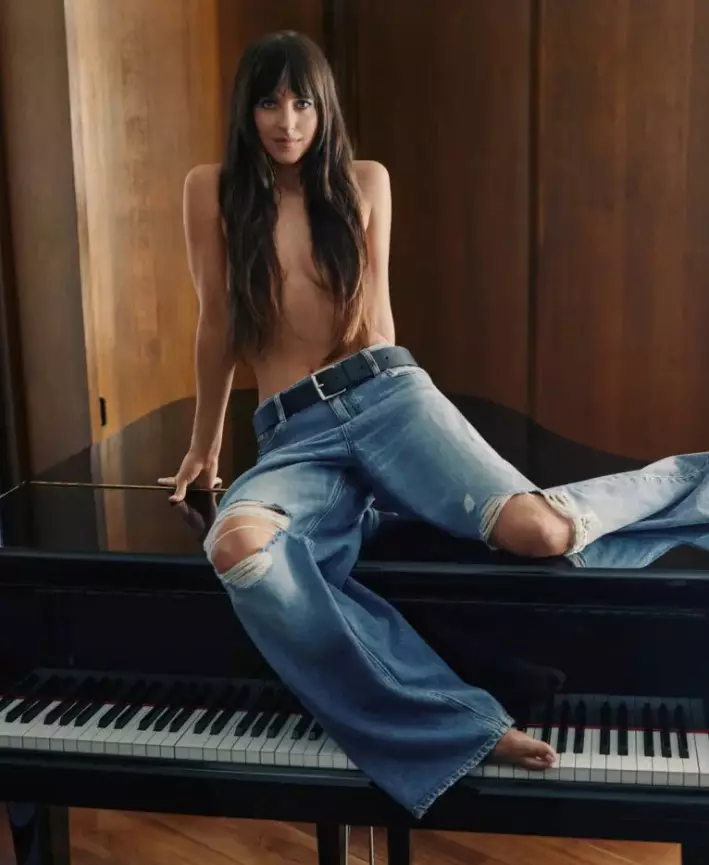 Dakota Johnson 5