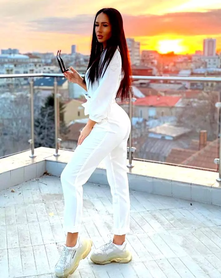 Ella-Puterea-Dragostei-1-2