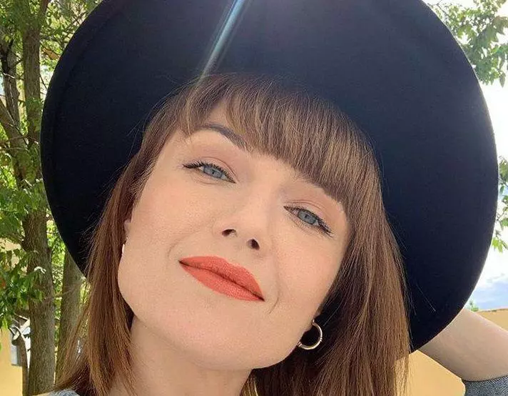 Alexandra-Ungureanu-de-la-Bravo-ai-stil-Celebrities-parasita-de-logodnic-inainte-de-nunta12