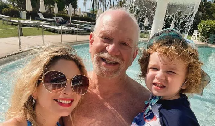 cum-s-au-cunoscut-iasmina-hill-si-sotul-ei-1-1