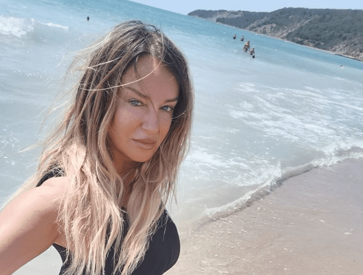 tania-budi-arata-senzational-la-52-de-ani-vedeta-se-mandreste-cu-o-silueta-de-adolescenta_size19