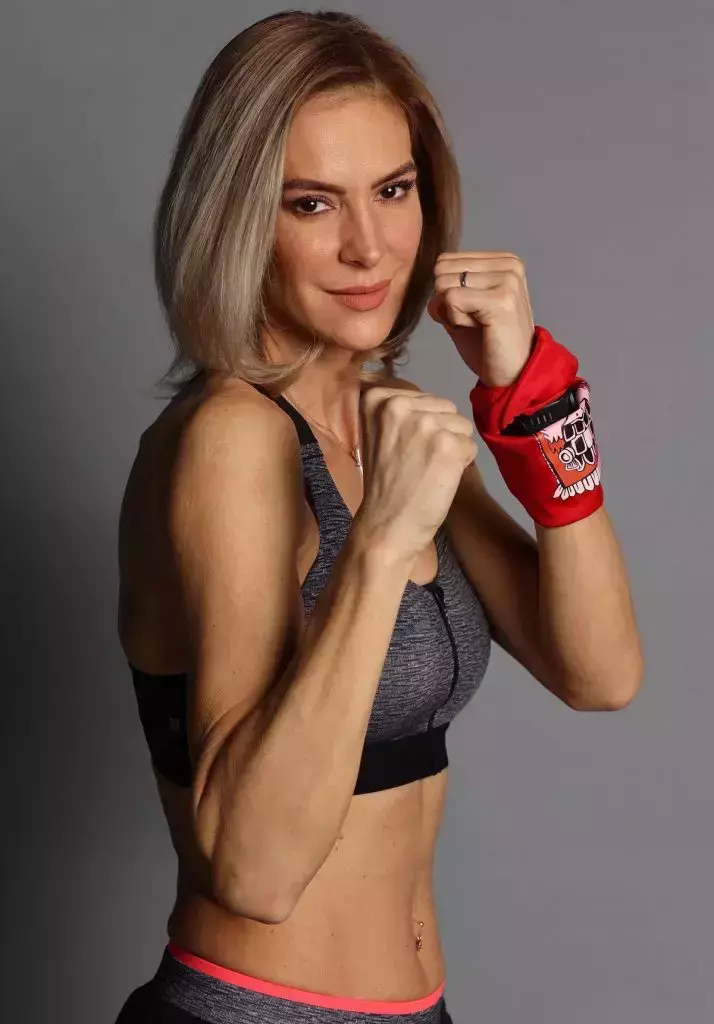 roxana-ciuhulescu-7-1-714x1024-1