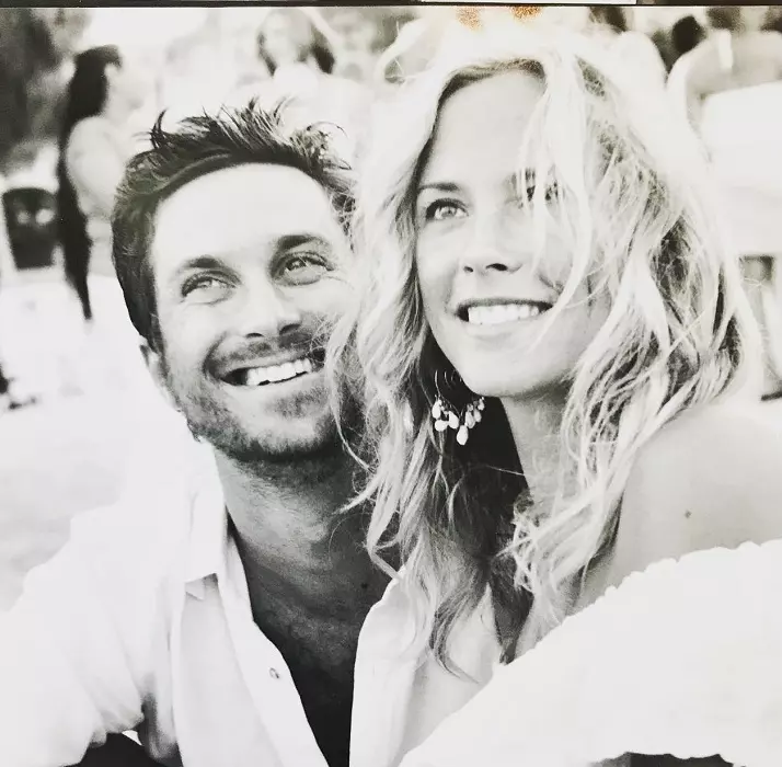 Oliver Hudson si sotia