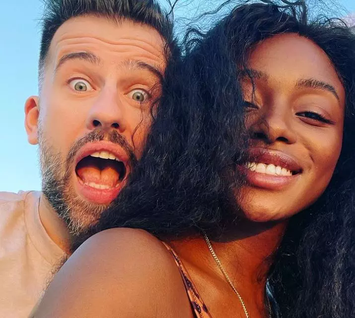 naomi-adaptare-romania-4