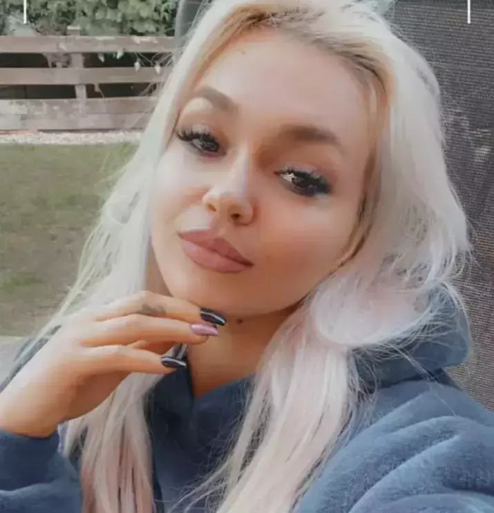 ella-visan-inainte-de-operatiile-estetice-3-1