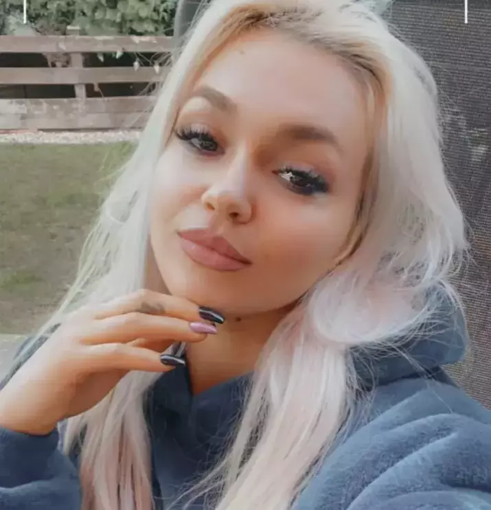 ella-visan-inainte-de-operatiile-estetice-3