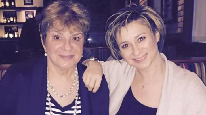 Ionela Prodan si Anamaria Prodan 3