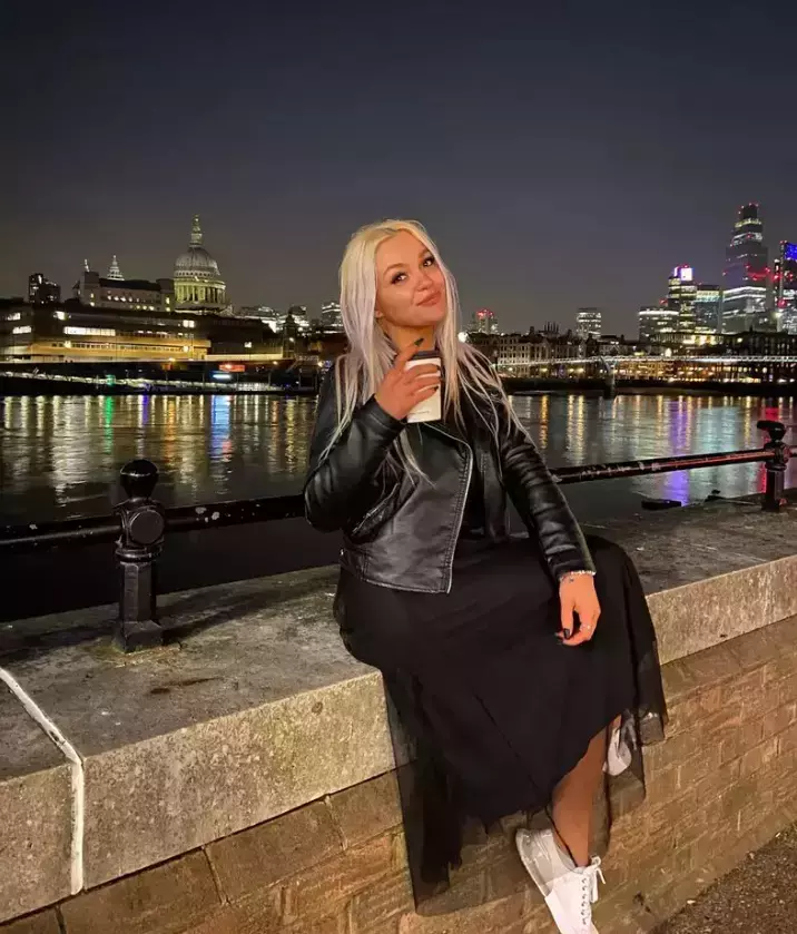 ella-visan-inainte-de-operatiile-estetice-2-1