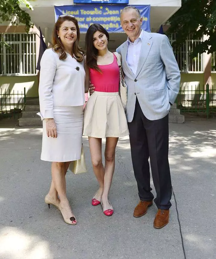 10403684_812871808730548_2979127285843505066_n