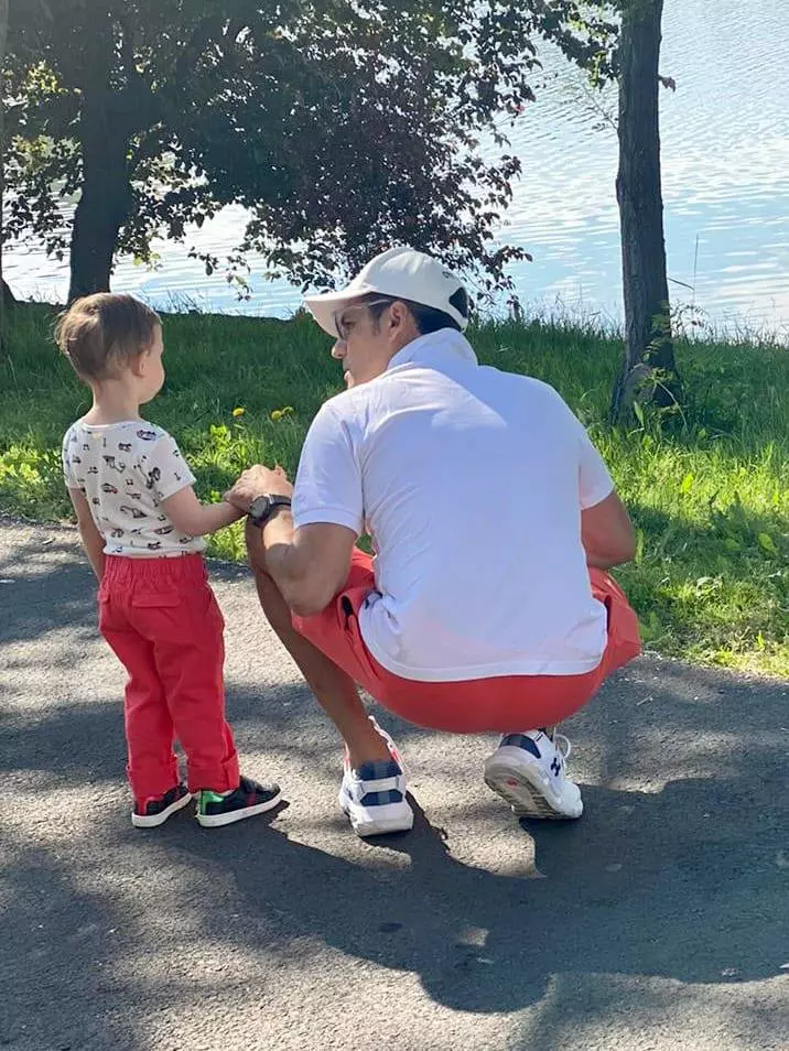 Cum a fost surprins Ștefan Bănică în compania fiului său, Alexandru.