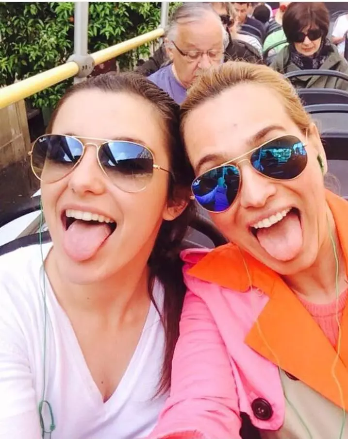 Andreea-Esca-Alexia-3