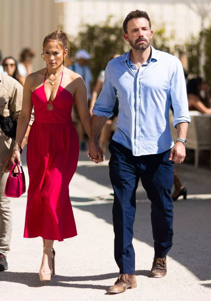 TDS - Exclusif - Ben Affleck et sa femme Jennifer Affleck (Lopez) font du shopping ŕ la Samaritaine lors de leur lune de miel ŕ Paris