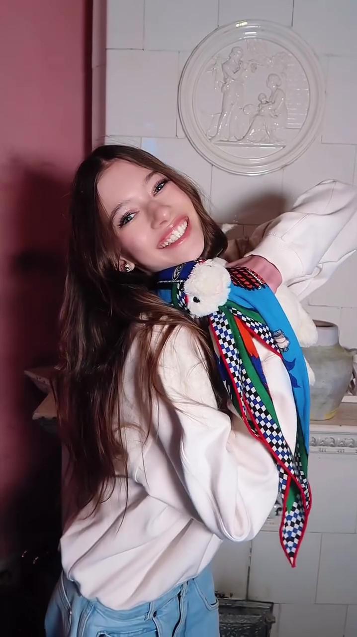 Mikaela Albu, fiica Iuliei Albu, în casa istorică pe care vedeta de televiziune a cumpărat-o la București (1)