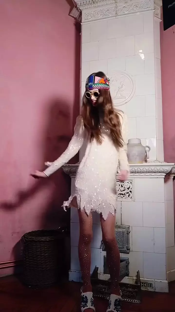 Mikaela Albu, fiica Iuliei Albu, în casa istorică pe care vedeta de televiziune a cumpărat-o la București (4)