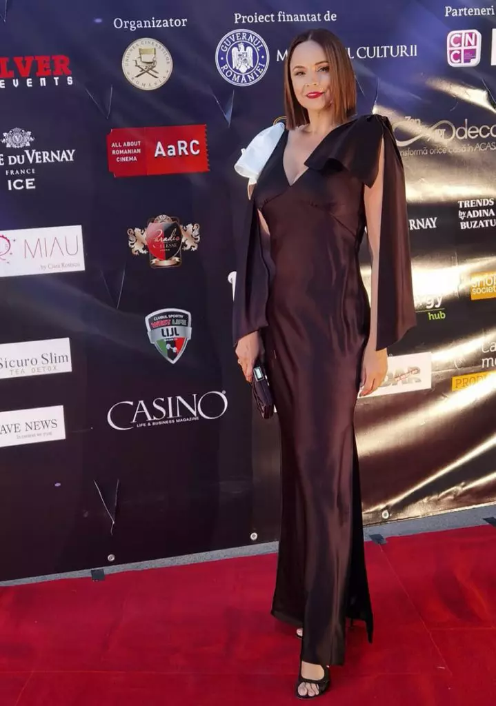 WhatsApp-Image-2020-09-21-at-19.31_edited-719x1024