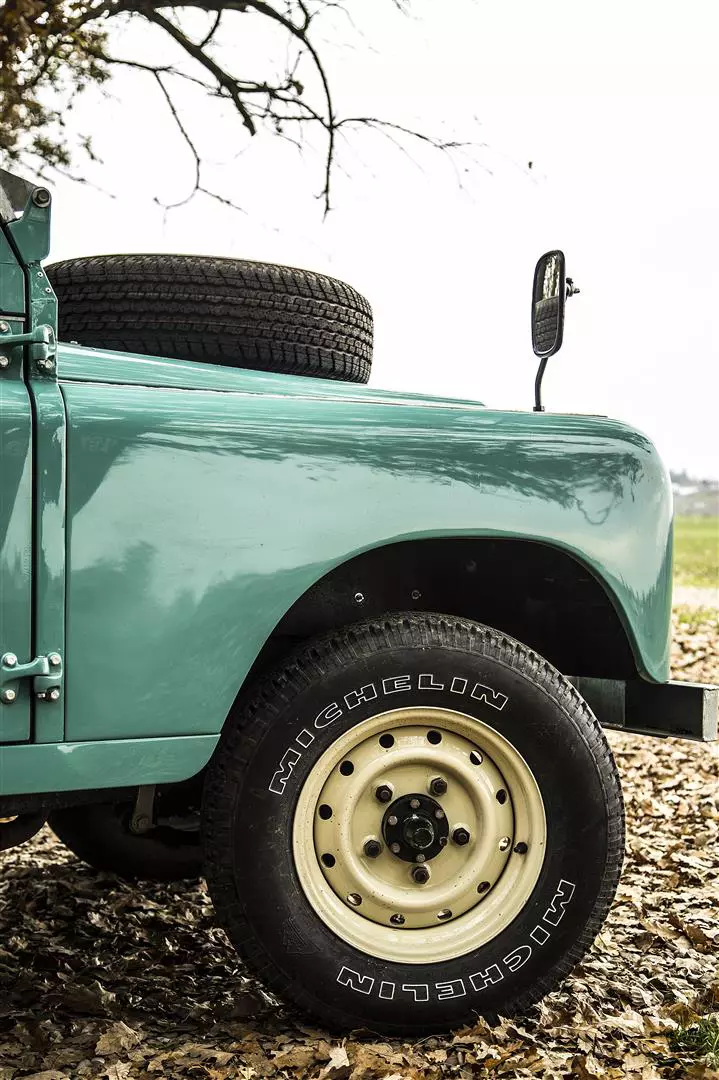 Povestea auto a unui cadou primit de Nicolae Ceauşescu din partea Reginei Marii Britanii