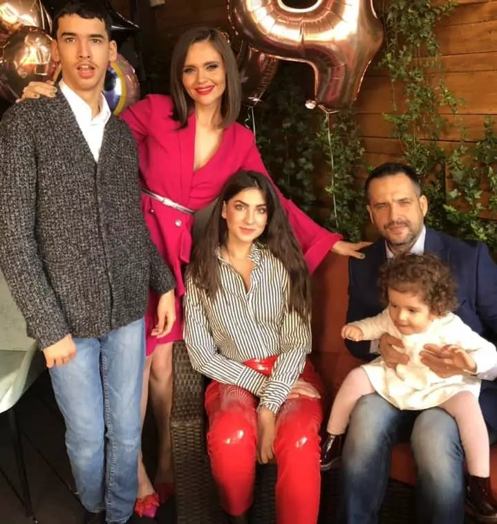 Mădălin Ionescu are doi copii din prima căsătorie, Filip şi Ştefania şi o fetiţă, Petra, din căsnicia cu Cristina Şişcanu