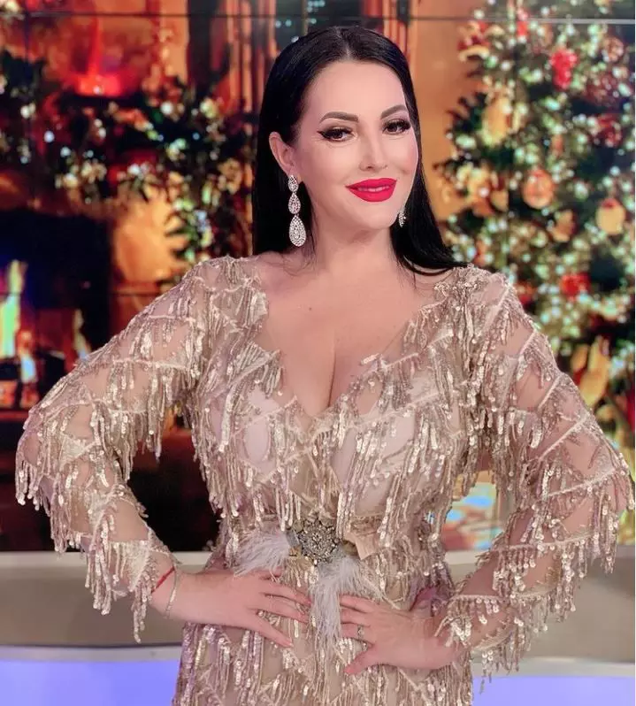 angela-rusu-este-insarcinata-pentru-a-treia-oara-la-46-de-ani-artista-a-ales-deja-numele-bebelusului_size24