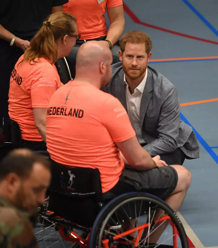 printul harry cu paralimpicii de la jocurile invictus