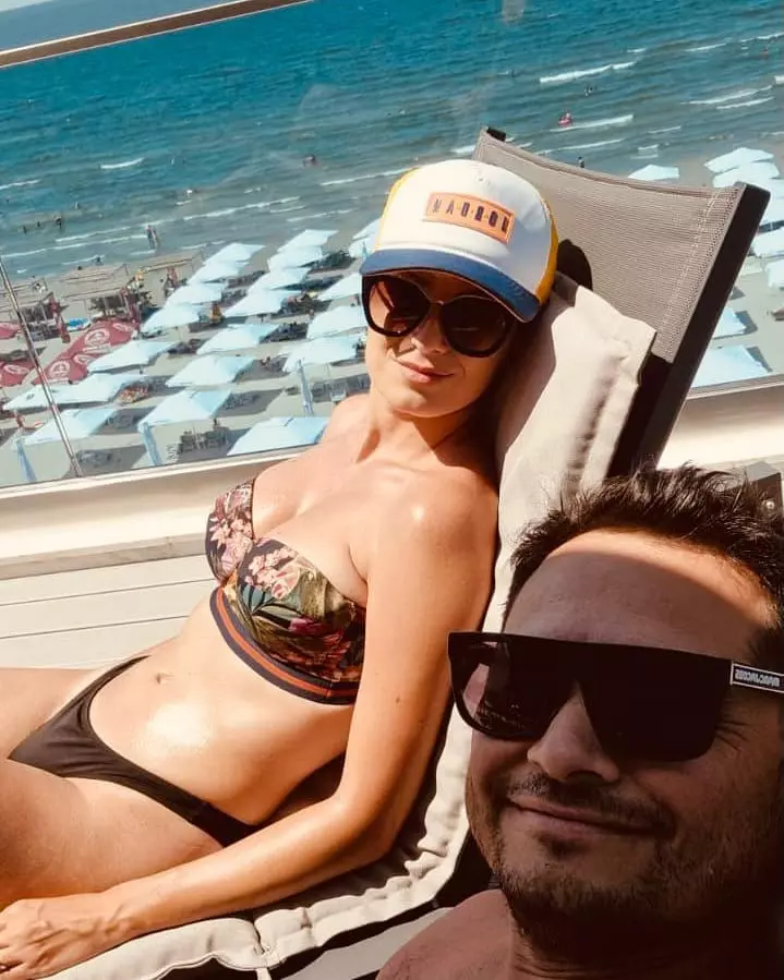 Mihai Rait se relaxează pe malul mării. Cine l-a însoțit în vacanță pe actorul din Las Fierbinți (1)