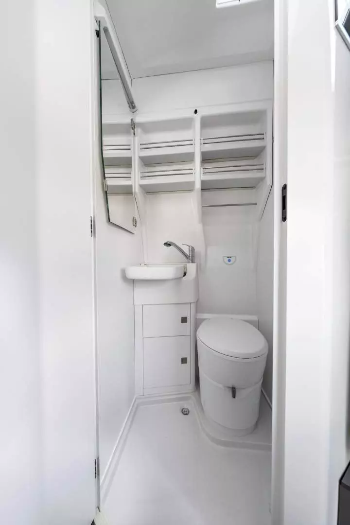 Volkswagen Grand California07