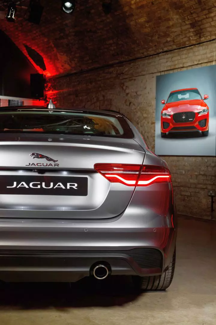 Jaguar XE facelift 052