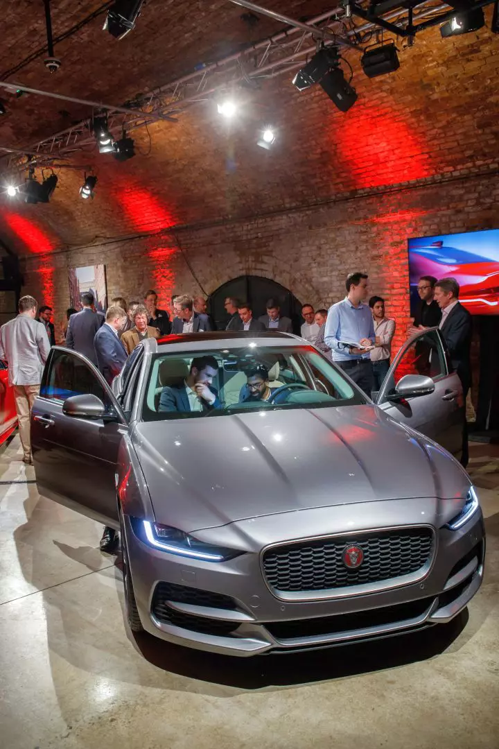 Jaguar XE facelift 058