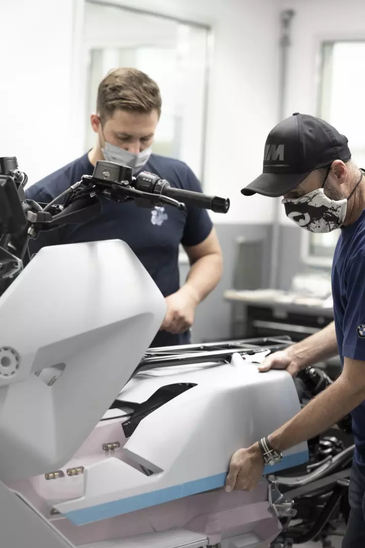 BMW Motorrad Definition CE 04 014