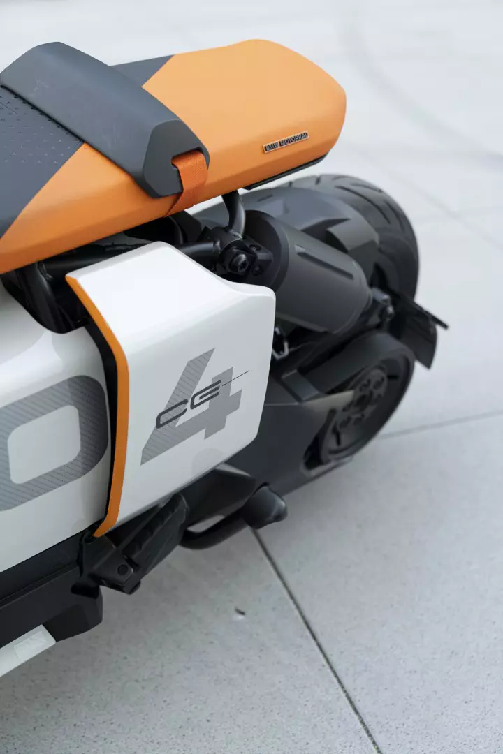 BMW Motorrad Definition CE 04 041