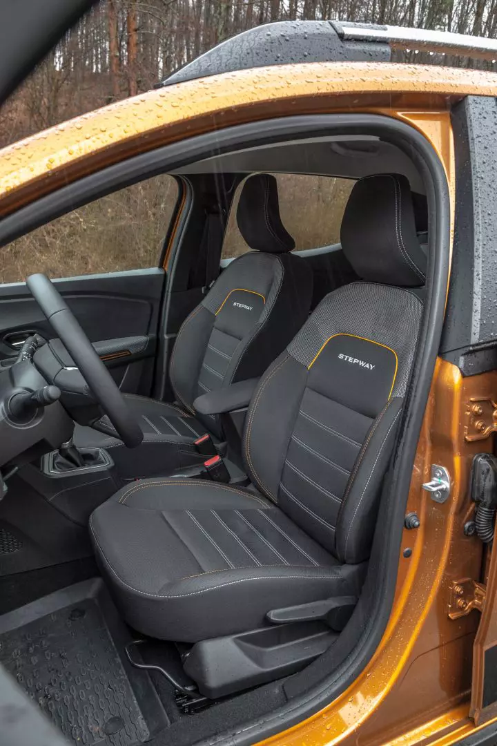 Dacia Sandero Stepway CVT 046