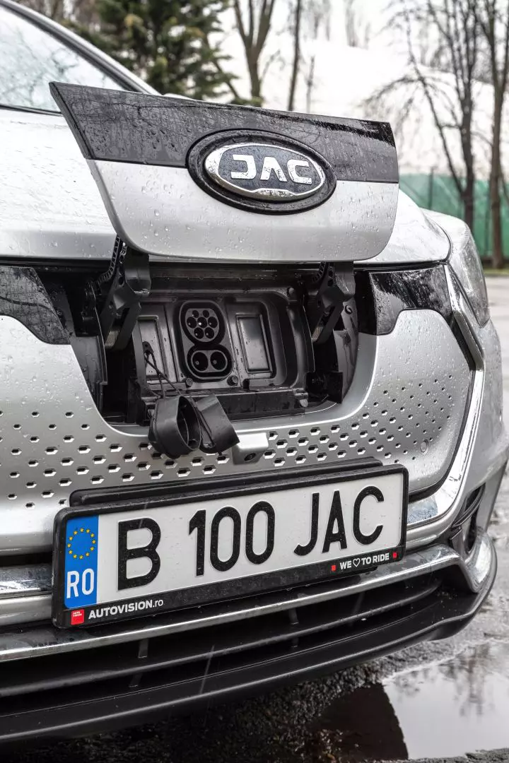 Jac E-S2 028