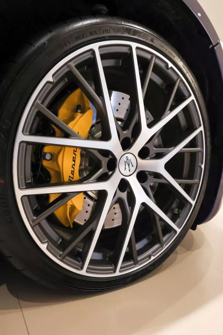 Maserati Gran Turismo pret Romania 011