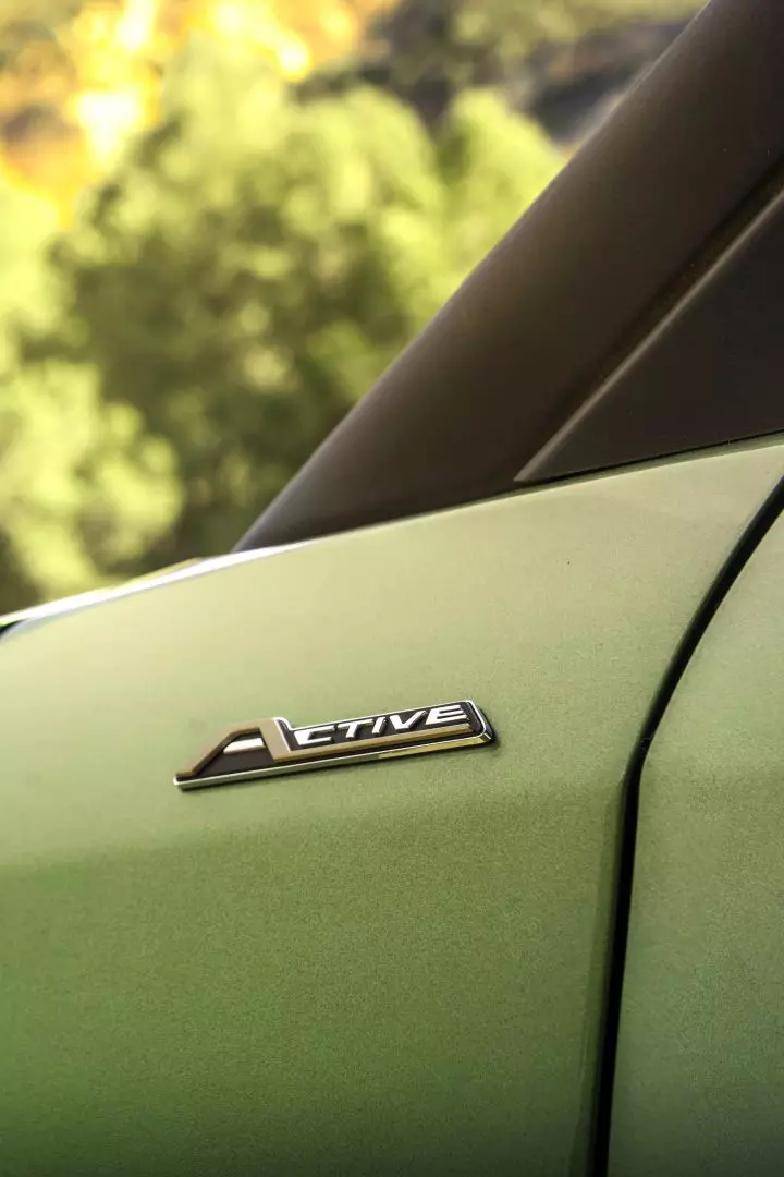 Ford E-Tourneo Courier 017