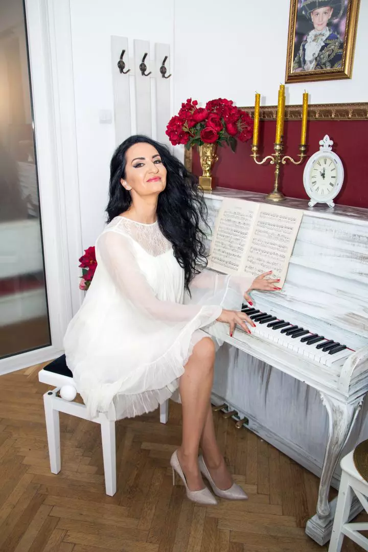 Raluca si Alfa Romeo Tonale low res 011