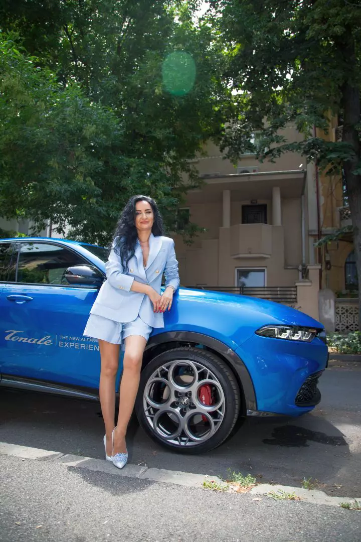 Raluca si Alfa Romeo Tonale low res 048