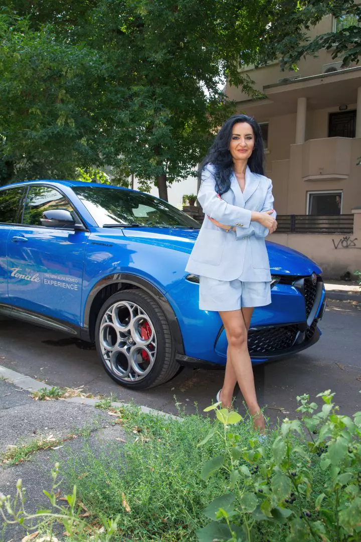 Raluca si Alfa Romeo Tonale low res 059