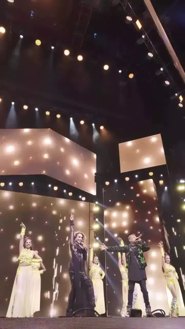 iulia-vantur-pe-scena-la-premiile-iifa-2024-2