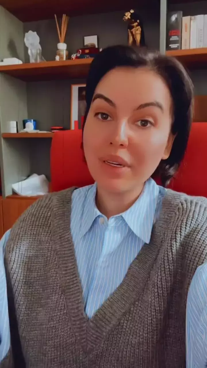 romina-gingasu-i-a-criticat-pe-calin-georgescu-si-elon-musk-3