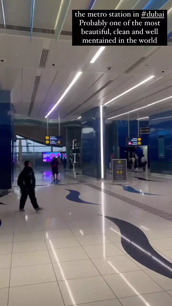 metrou Dubai Iulia Vântur