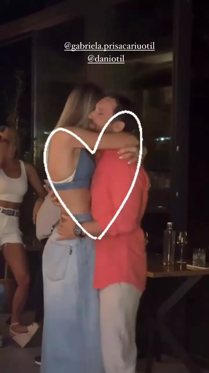 Dani Oțil petrecere surpriză 44 ani
