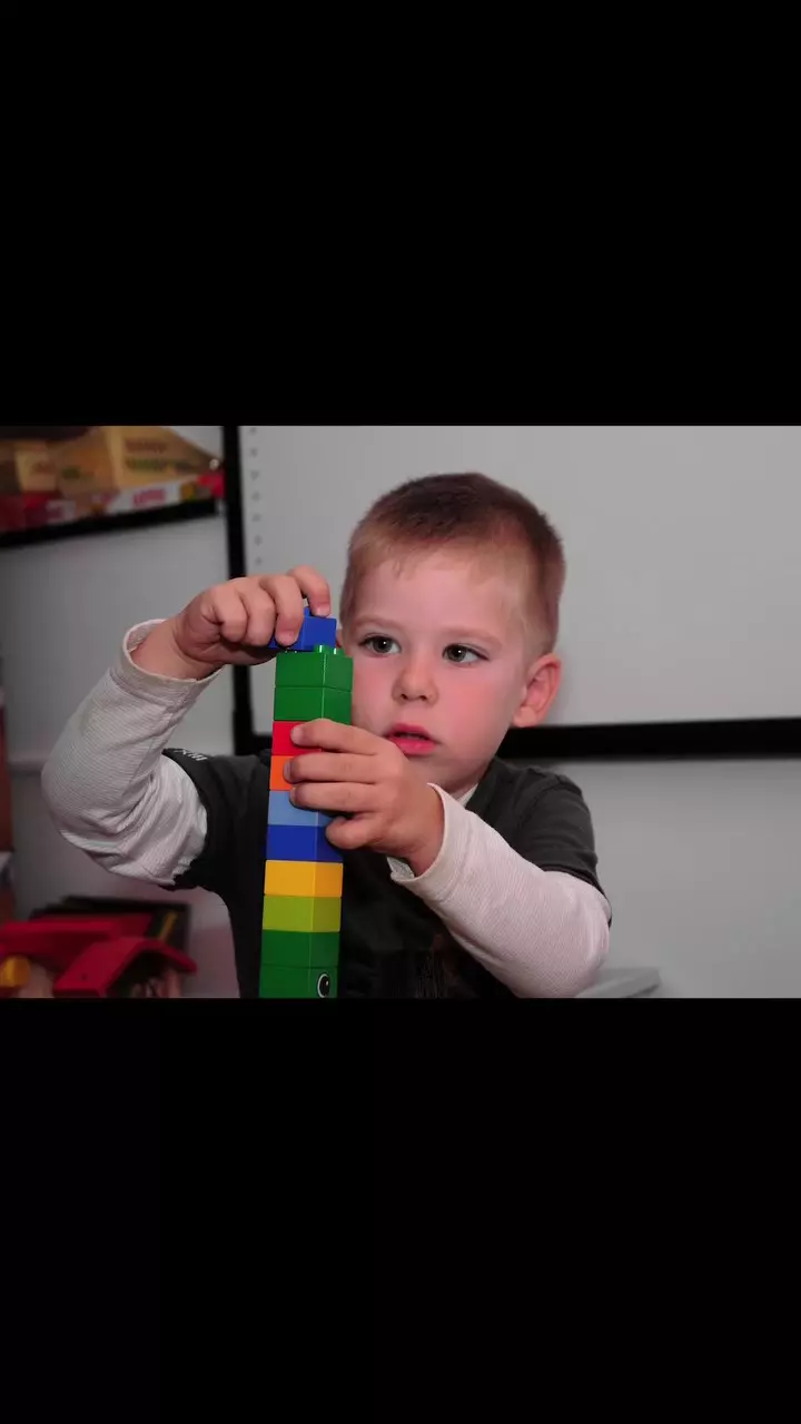 Albert Iovan, fiul Romaniței Iovan și a lui Adrian Iovan (1)