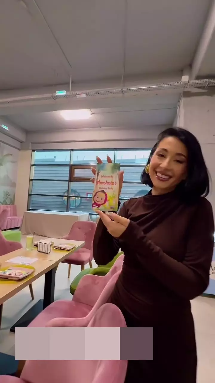 Nicole Cherry a organizat o petrecere spectaculoasă pentru aniversarea de 3 ani a fiicei, Anastasia (6)