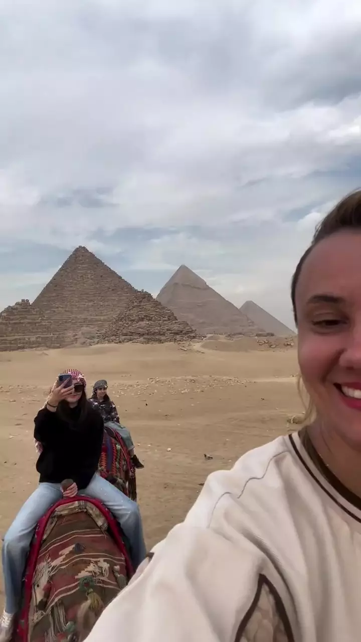 Oana Ioniță și copiii ei, Maxim și Isabel, în vacanță în Egipt