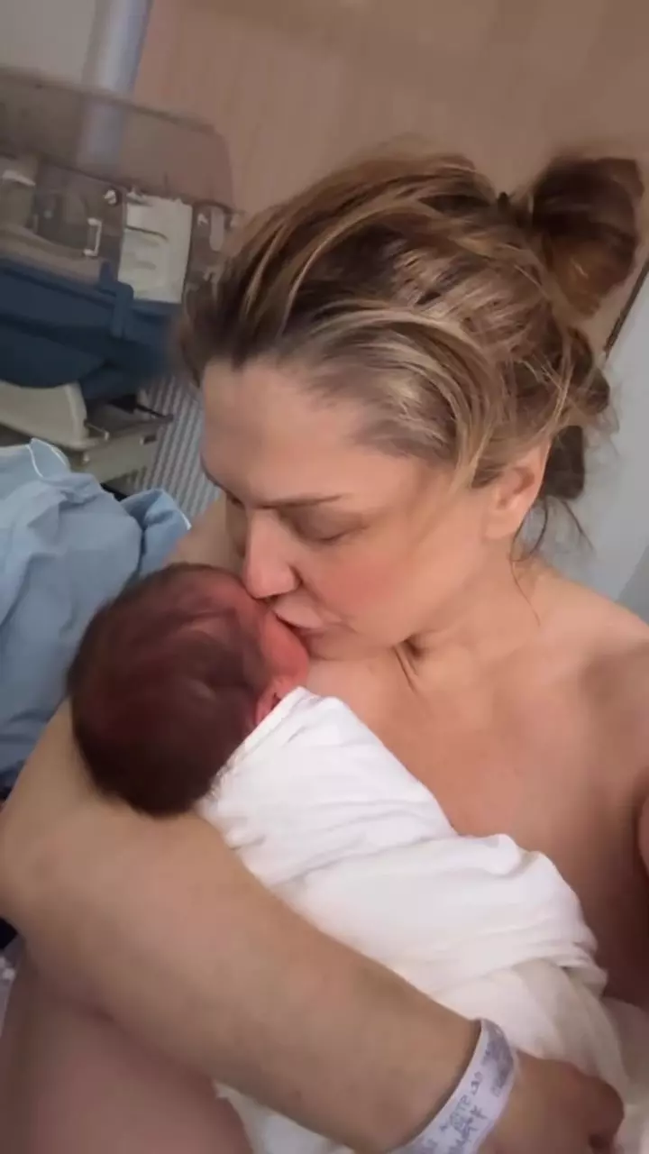 Cristina Cioran primele imagini cu al doilea copil (2)