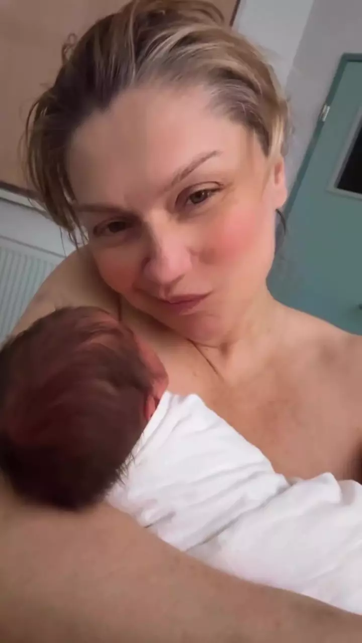 Cristina Cioran primele imagini cu al doilea copil (3)